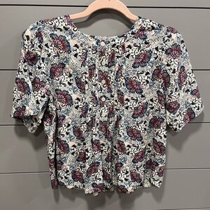 Evereve size XS short sleeve shirt